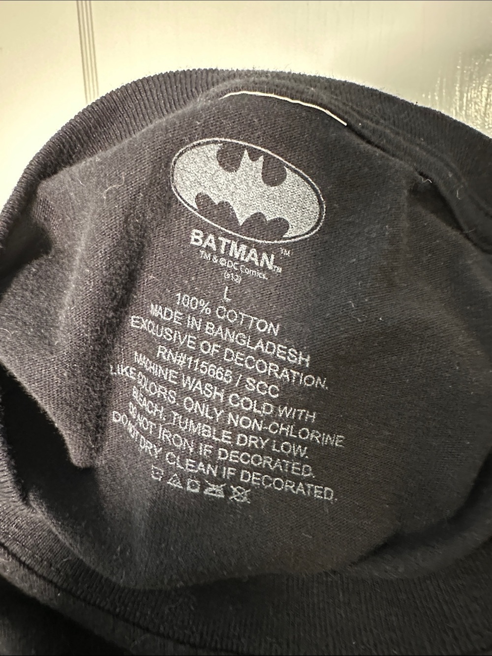 Batman Black Tee size Large Licensed - Picture 3 of 5